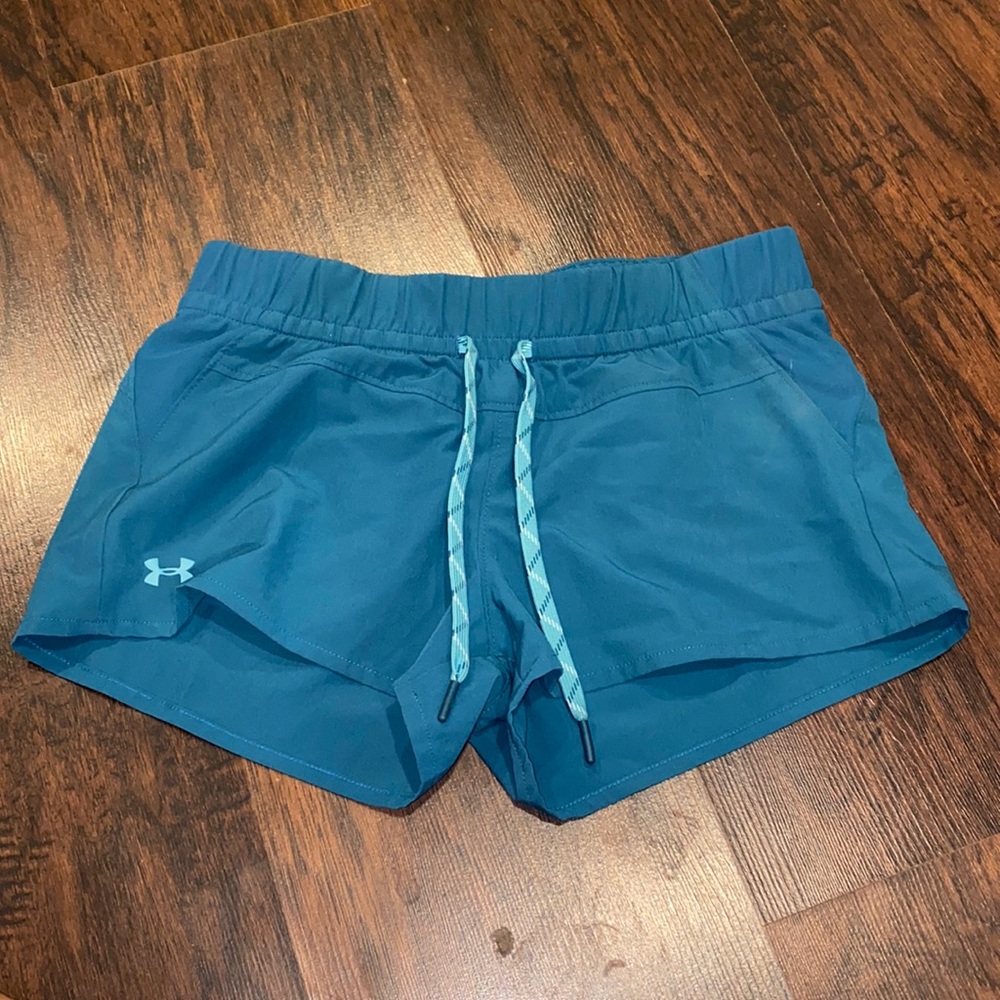 Under Armour shorts size small